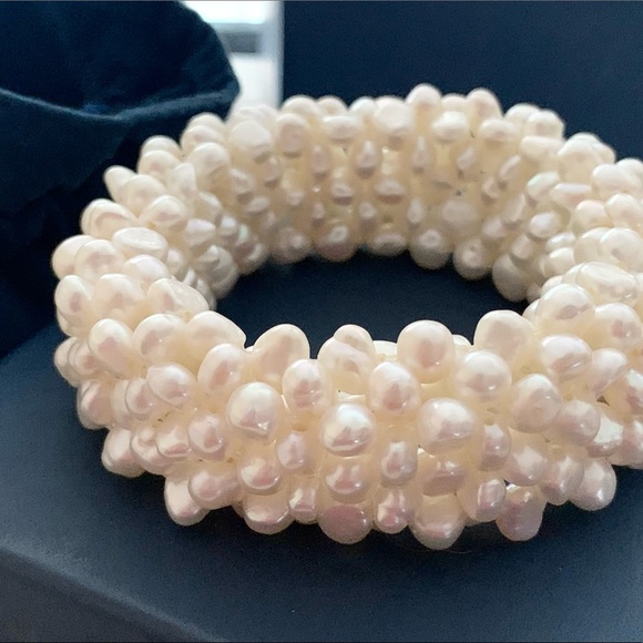 Blue Nile THICK multi strand pearl bracelet - Picture 6 of 15